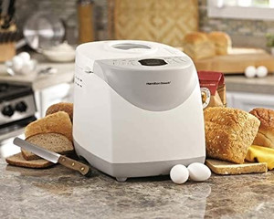 lot 3568 image: Hamilton Beach 2 lb Digital Bread Maker, Model# 29881