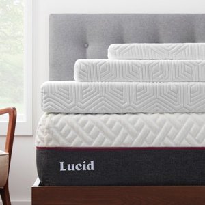 lot 3577 image: Lucid Gel Memory Foam Mattress Topper with Breathable Cover, 3 inch, Queen