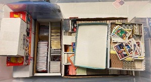 lot 326 image: Massive Tub Full of Sports Cards 15000 Cards, 80s and 90s Sports Cards