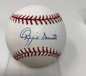 lot 23 image: Signed Ozzie Smith Official Major League Baseball - St. Louis Cardinals