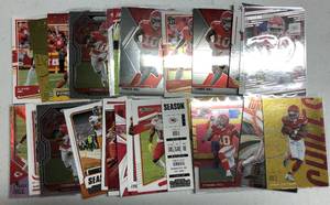 lot 160 image: Lot of 25 Kansas City Chiefs Tyreek Hill Football Cards - Prizm, Optic, Select - All Kansas City Chiefs Cards