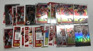 lot 170 image: Lot of 25 Kansas City Chiefs Tyreek Hill Football Cards - Prizm, Optic, Select - All Kansas City Chiefs Cards
