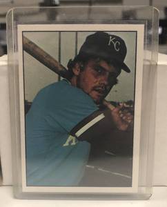 lot 255 image: Mint 1975 SSPC George Brett Rookie Card - 1975-1976 Orginal Baseball Card