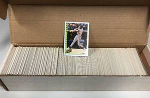 lot 290 image: Complete 1993 Baseball Trading Card Set