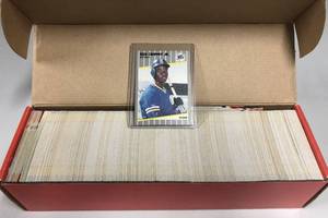 lot 294 image: Complete 1989 Fleer Baseball Card Set - 660 Total Baseball Cards - Rookies of Ken Griffey Jr, Randy Johnson, John Smoltz, Craig Biggio, and More