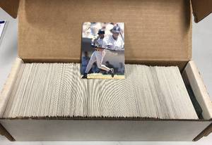 lot 299 image: Complete 1993 Flair Series 1 Set - #1-270 with Ken Griffey Jr - Ultra Premium Baseball Cards