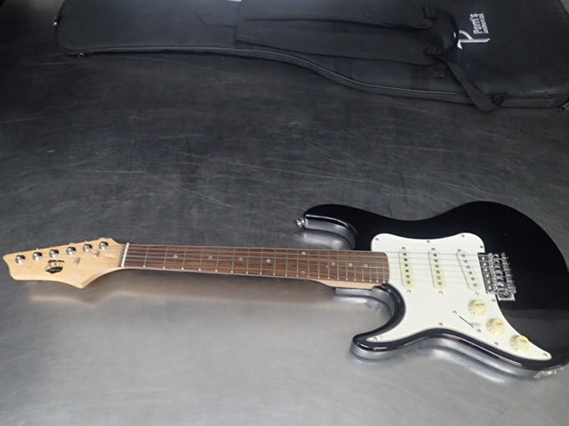 lot 193 image: AXL Left Handed Electric Guitar