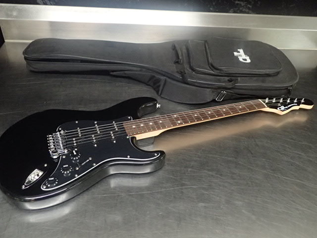 lot 194 image: NEW G&L Comanche Tribute Series Electric Guitar