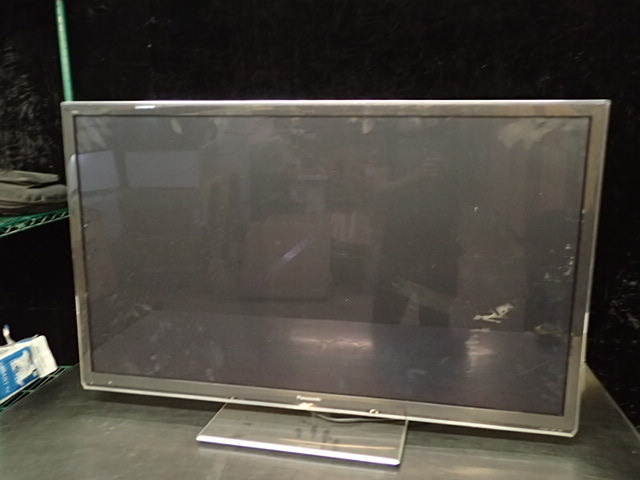 lot 202 image: Panasonic  50in Flat Screen TV