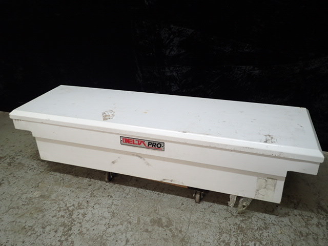 lot 225 image: Delta Pro Full Size Truck Tool Box