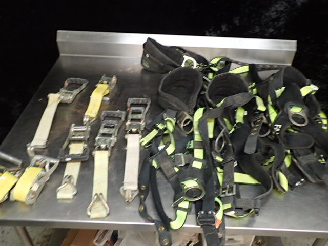 lot 236 image: Lot of Heavy Duty Ratchets and Safety Harness