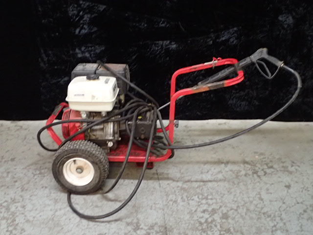 lot 242 image: Honda 13hp Gas Power Washer