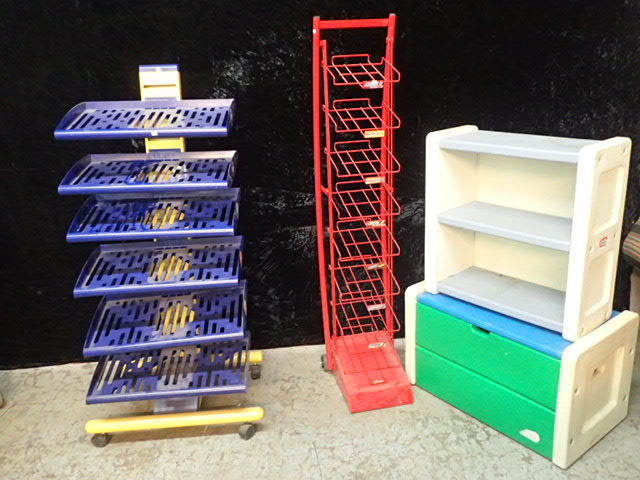 lot 244 image: Lot of Display Shelving and Children Trunk and Shelf