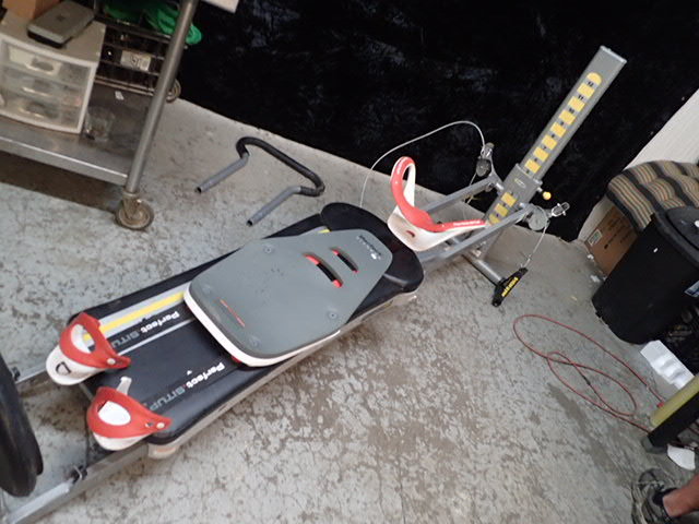 lot 259 image: Lot of Workout Equipment