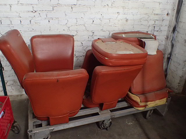 lot 281 image: Lot of Swivel Chairs