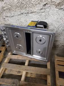 lot 6806 image: Cook Top 