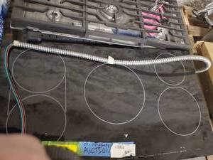 lot 6810 image: Decor Cook Top Glass Model Number OBDHICT365BG