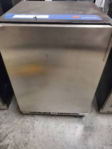 lot 6816 image: Avallon Refrigerator Model Number AFR242SS