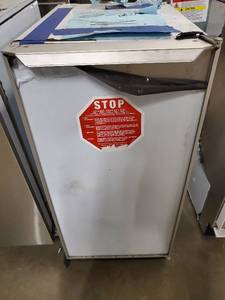 lot 6828 image: Scotsman Ice Maker Model Number SDCE33A1SSD