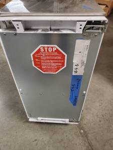 lot 6834 image: Scotsman Ice Maker Mondel Number SSCCG330MA1SU