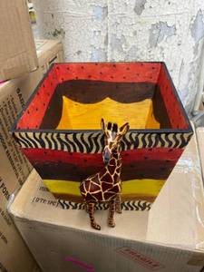 lot 75801 image: Waste Basket