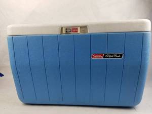 lot 4235 image: Coleman Polylite Cooler