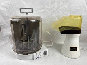 lot 4079 image: Oster Carousel Rotisserie and Air Pop Popcorn Popper - Dinner and a Snack