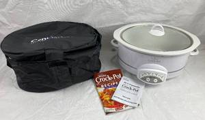 lot 4082 image: RIVAL Crock Pot w Carrying Bag, Manual and Cookbook - VERY NICE and Super Clean Its a big one