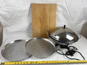 lot 4083 image: Electric WOK, Two Pizza Pans and a Cutting Board