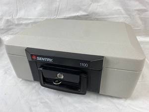 lot 4088 image: SENTRY Fire-Safe Document File M# 1100 w Key - NICE