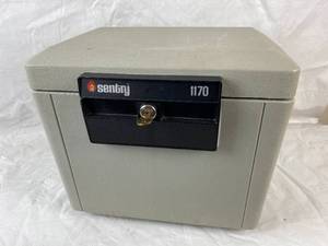 lot 4087 image: SENTRY Fire-Safe Document File M# 1170 w Key - NICE
