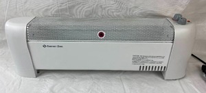 lot 4100 image: Comfort Zone Heater M# CZ600 1500W