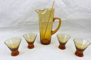 lot 4104 image: Vintage Italian Amber Glass Cocktail Decanter w Stir Stick and Four Drinking Glasses