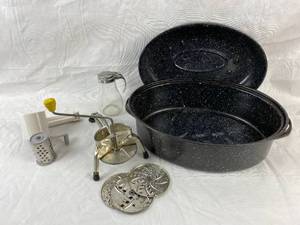 lot 4118 image: Roasting Pan and Vintage Mouli Shredder (Made in France) wextra slicing wheels, and Pampered Chef Grater