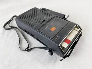 lot 4129 image: Vintage REALISTIC Tape Recorder  Player&nbsp w Plastic Cover