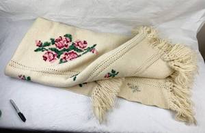 lot 4150 image: Beautiful, Heavy Crochet Blanket - Off-white w Roses and Eyelets - Beautiful- See Pictures