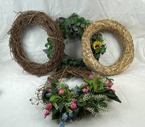 lot 4169 image: Lot of Decorative Wreathes For All Seasons