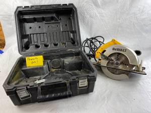 lot 4200 image: DeWalt Circular Saw w Carry Case M# DW-359 - Tested and Powers on
