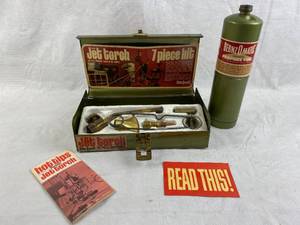 lot 4209 image: Vintage Jet Torch 7-Piece Kit - BernzOMatic - w hot tips, paperwork and original metal case Collectors item for your shop