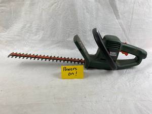 lot 4223 image: Electric Hedge Trimmer 16 Inch Black and Decker Tested and Powers on