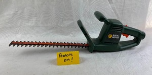 lot 4224 image: Electric Hedge Trimmer 16 Inch Black and Decker Tested and Powers on