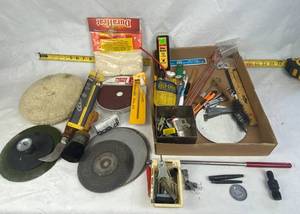 lot 4250 image: Big Assortment of Tools - Sanding  Cutting Discs