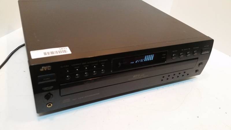 lot 5871 image: JVC 5 CD Automatic Changer