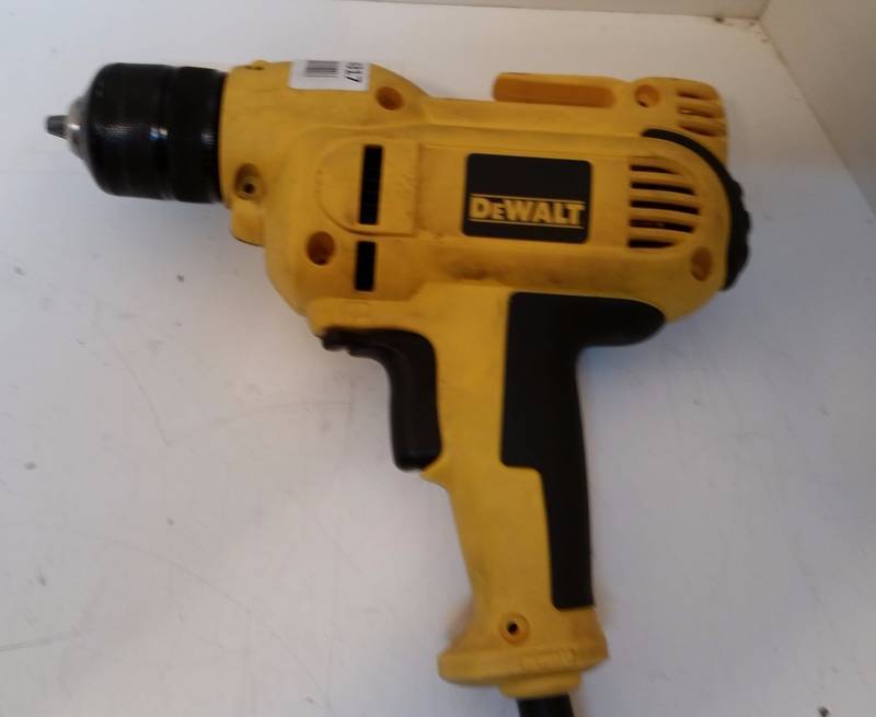 lot 4317 image: DeWalt Drill