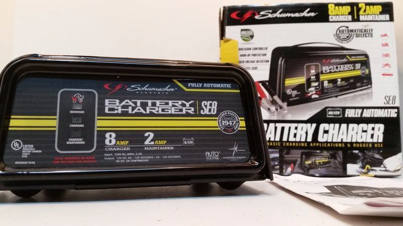 lot 4325 image: Schumacher Battery Charger
