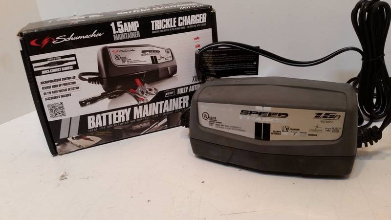 lot 4327 image: Schumacher Battery Maintainer