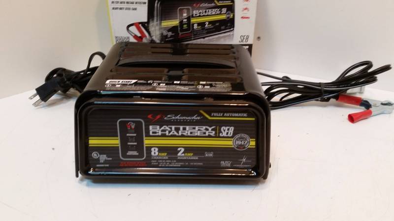 lot 4329 image: Schumacher Battery Charger