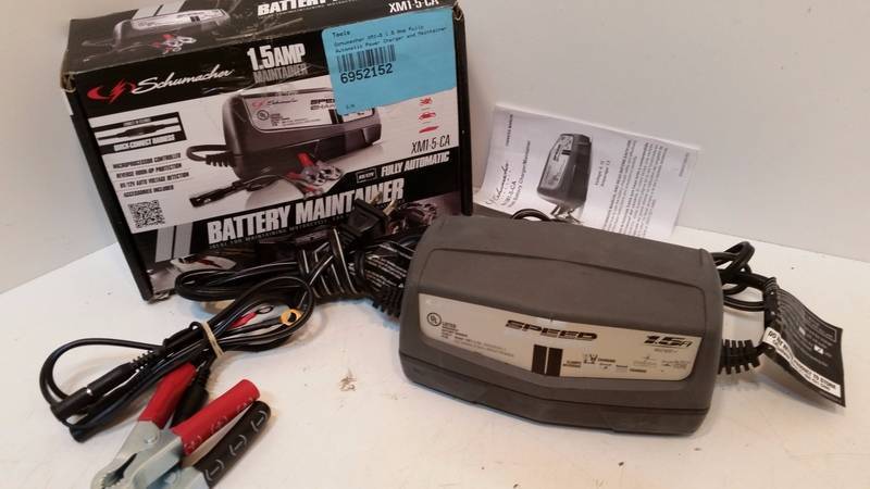 lot 5935 image: Schumacher Battery Maintainer