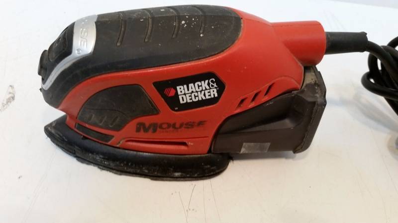 lot 3312 image: B&D Mouse Sander
