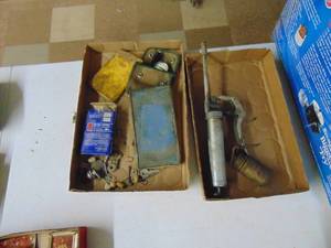 lot 1558 image: Grease Gun - Oil Gun - Assorted Tools